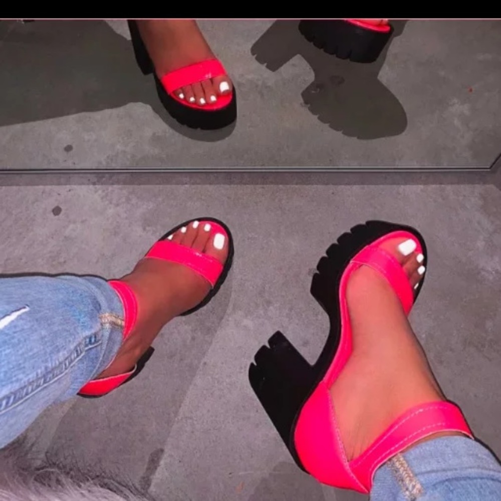 Vibe Dollz Heels-Pink